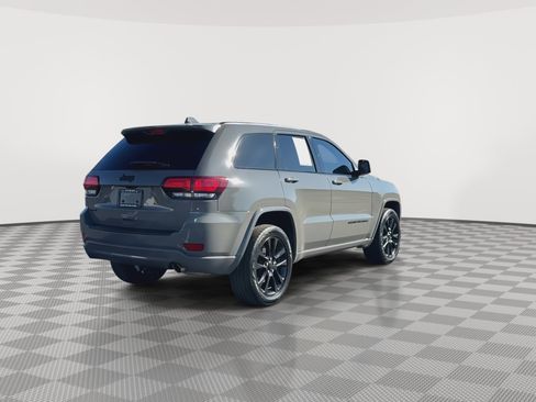 Used 2021 Jeep Grand Cherokee Laredo X image 8
