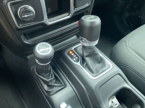 Used 2020 Jeep Wrangler Sport image 19