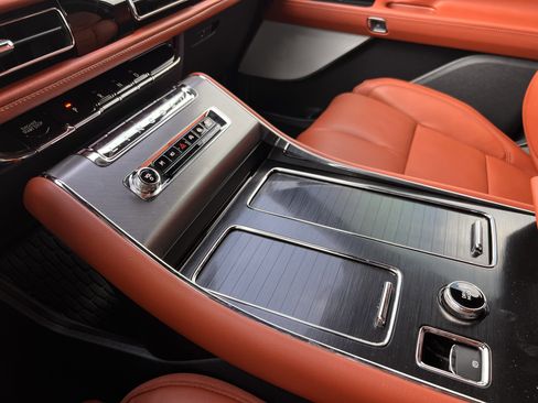 Used 2026 Lincoln Aviator Reserve image 16