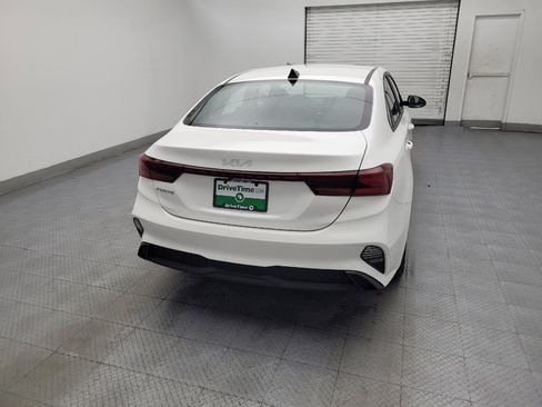 Used 2022 Kia Forte LXS w/ LXS Technology Package FWD image 7