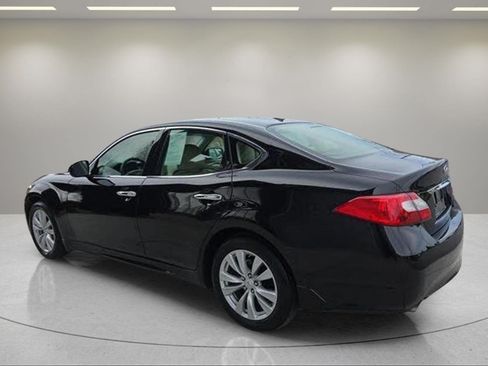Used 2011 INFINITI M37 w/ Premium Pkg RWD image 5