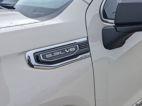 New 2026 GMC Sierra 1500 SLE image 11