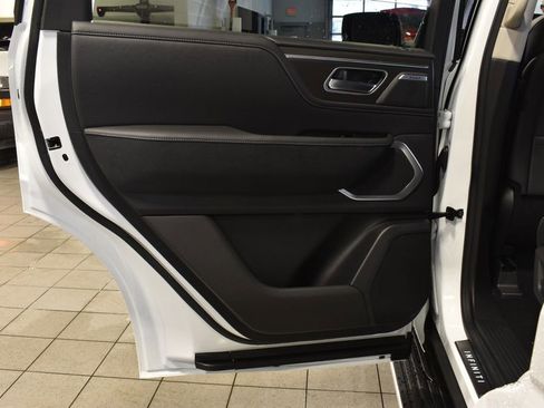 New 2026 INFINITI QX80 Luxe w/ Exterior Package image 28