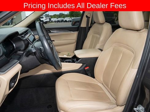 Used 2022 Jeep Grand Cherokee L Limited AWD/4WD image 14