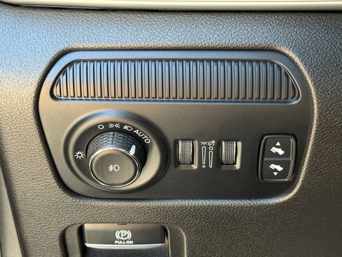 Used 2022 Jeep Wagoneer Series III w/ Premium Group I RWD image 25