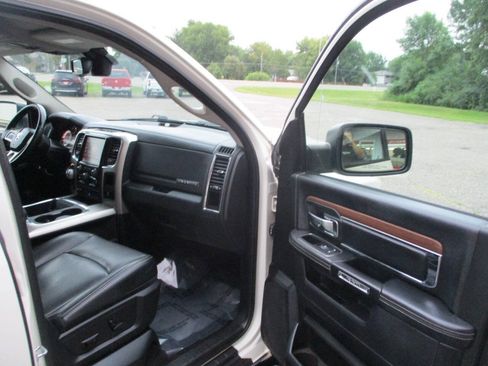 Used 2016 RAM 1500 Laramie w/ Convenience Group AWD/4WD image 26