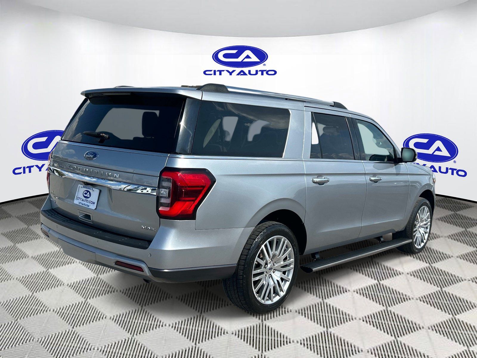 Used 2024 Ford Expedition Max Limited AWD/4WD image 3