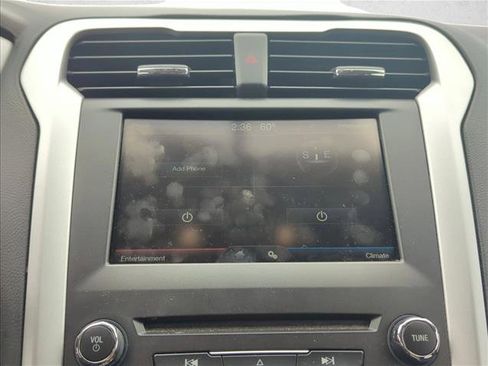 Used 2016 Ford Fusion SE image 18