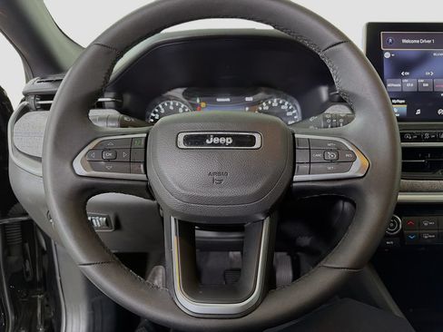 Used 2024 Jeep Compass Latitude AWD/4WD image 14