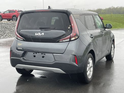 Used 2024 Kia Soul LX w/ Option Group 015 FWD image 3