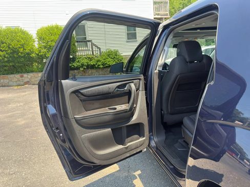 Used 2016 GMC Acadia SLE AWD/4WD image 16