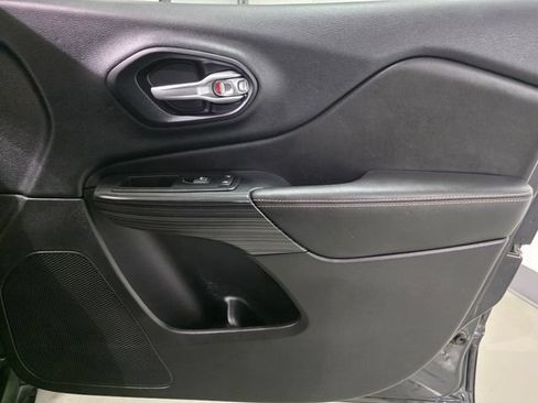 Used 2016 Jeep Cherokee Limited AWD/4WD image 29