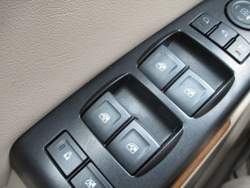 Used 2020 GMC Yukon XL Denali w/ Open Road Package image 29