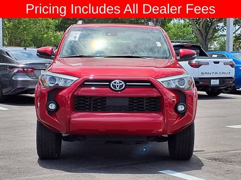 Used 2021 Toyota 4Runner SR5 Premium w/ Moonroof Package RWD image 2