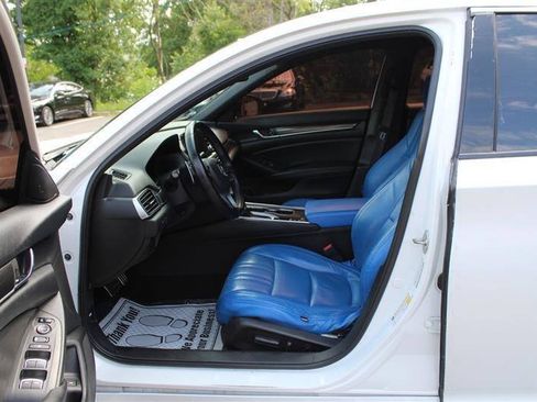 Used 2019 Honda Accord Sport image 9