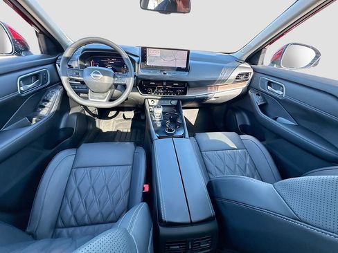 Used 2026 Nissan Rogue Platinum w/ Platinum Premium Package image 16