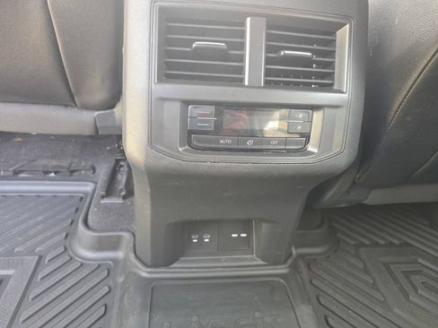 Used 2021 Volkswagen Atlas SE FWD image 19
