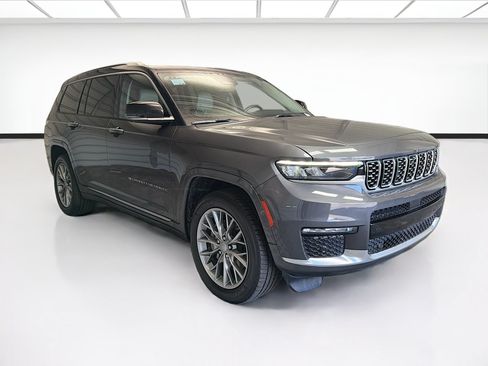 Used 2022 Jeep Grand Cherokee L Summit w/ Luxury Tech Group V AWD/4WD image 3