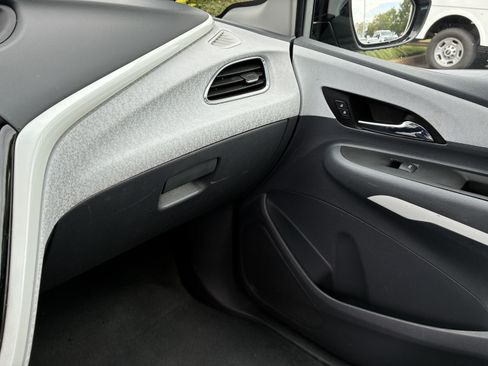 Used 2020 Chevrolet Bolt LT FWD image 35