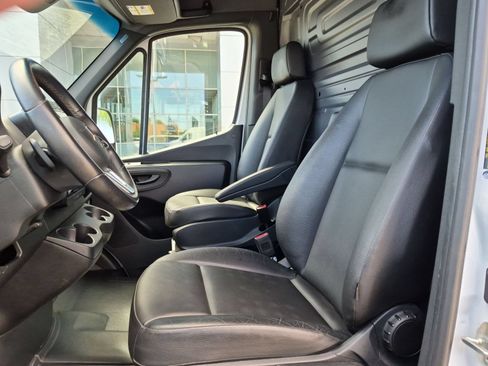 Used 2024 Mercedes-Benz Sprinter 3500 image 21
