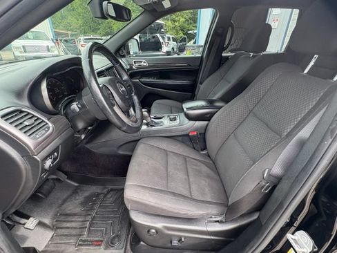 Used 2018 Jeep Grand Cherokee Laredo AWD/4WD image 17