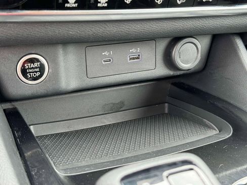 Used 2023 Nissan Rogue SV image 10