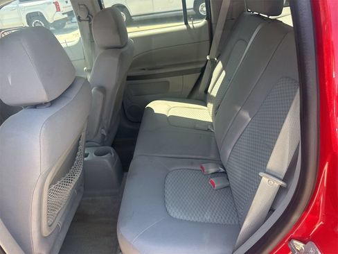 Used 2011 Chevrolet HHR LT FWD image 7