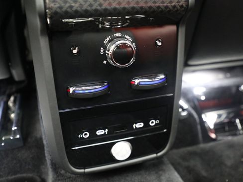 Certified 2025 Rolls-Royce Cullinan Black Badge AWD/4WD image 33