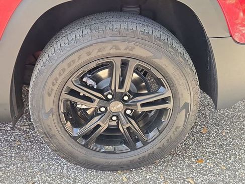 Used 2022 GMC Terrain AT4 w/ Infotainment Package II image 6