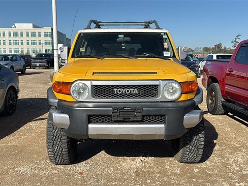 Used 2007 Toyota FJ Cruiser Base image 2