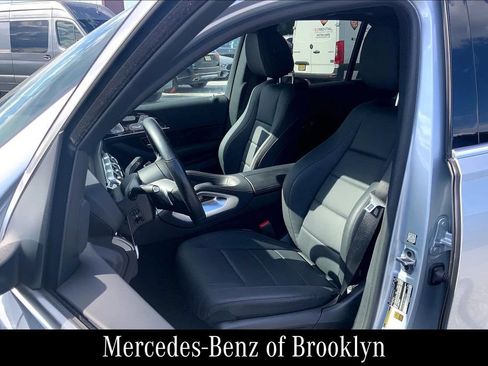 Used 2025 Mercedes-Benz GLE 450e 4MATIC image 8