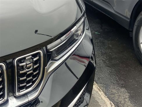 Used 2024 Jeep Grand Cherokee Summit image 11