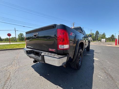Used 2012 GMC Sierra 1500 SLE w/ All-Terrain Package AWD/4WD image 4