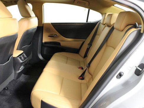 Used 2022 Lexus ES 350 w/ Premium Package image 11