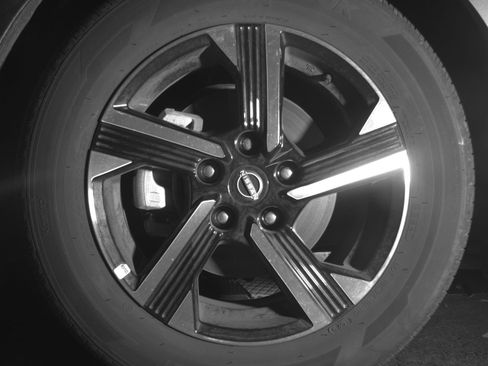 Used 2025 Nissan Sentra SV FWD image 12