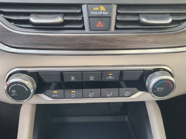 Used 2025 Nissan Altima 2.5 SV FWD image 18