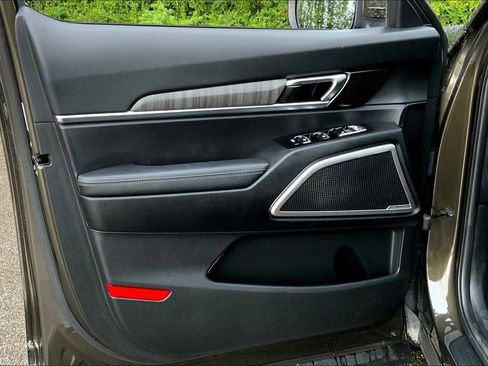 Used 2023 Kia Telluride EX image 42