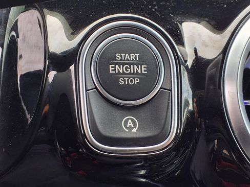Used 2023 Mercedes-Benz GLA 250 w/ Premium Package image 7