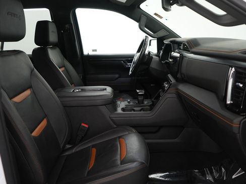 Used 2022 GMC Sierra 1500 AT4 w/ AT4 Preferred Package image 12