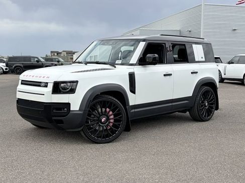Used 2023 Land Rover Defender 110 SE AWD/4WD image 2