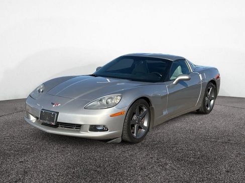 Used 2007 Chevrolet Corvette Coupe w/ Performance Package RWD image 1