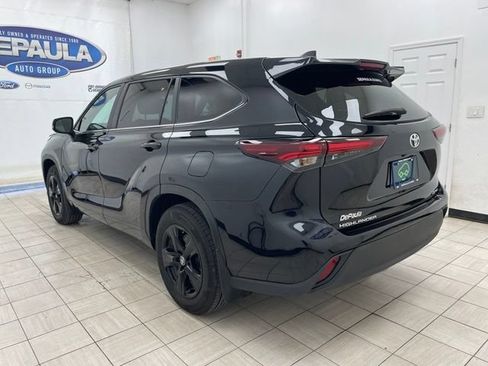 Used 2024 Toyota Highlander LE AWD/4WD image 21