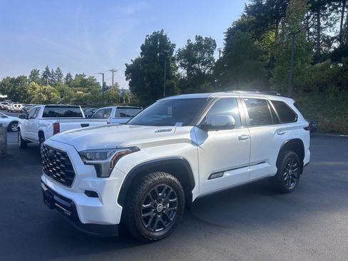 Used 2024 Toyota Sequoia Platinum AWD/4WD image 1