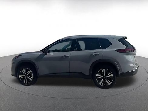 Used 2026 Nissan Rogue SL FWD image 9
