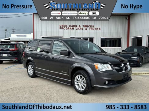 Used 2019 Dodge Grand Caravan SXT FWD image 1