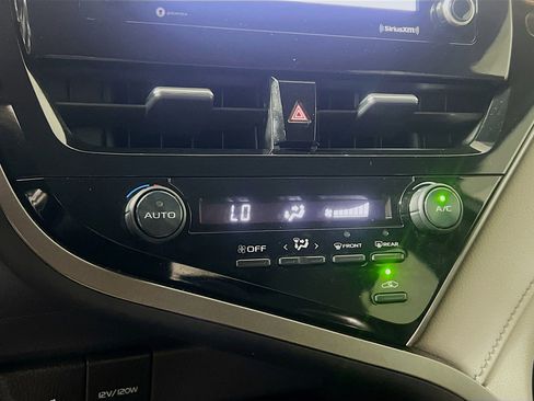 Used 2021 Toyota Camry SE FWD image 26