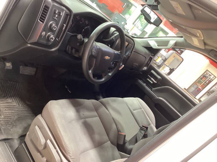 Used 2019 Chevrolet Silverado 2500 W/T AWD/4WD image 5
