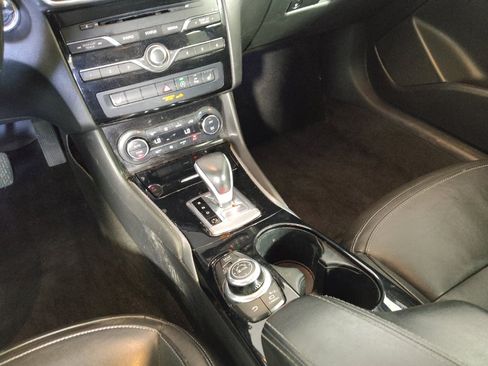 Used 2018 INFINITI QX30 AWD image 26