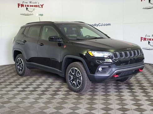 New 2026 Jeep Compass Trailhawk AWD/4WD image 2