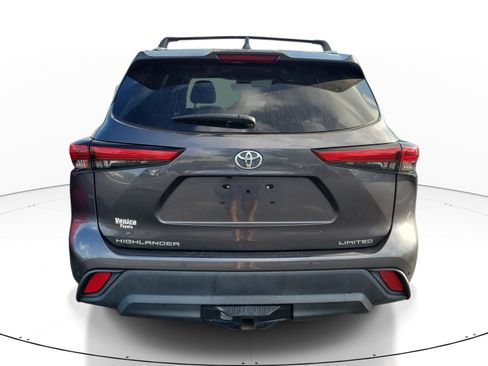 Used 2021 Toyota Highlander Limited FWD image 5